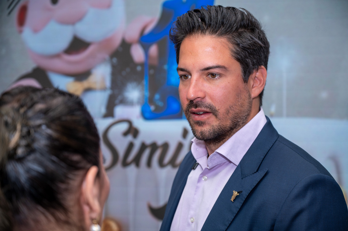 Víctor González.