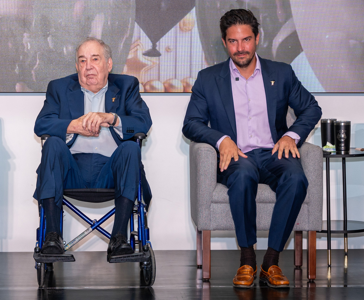 Víctor González y Víctor González.
