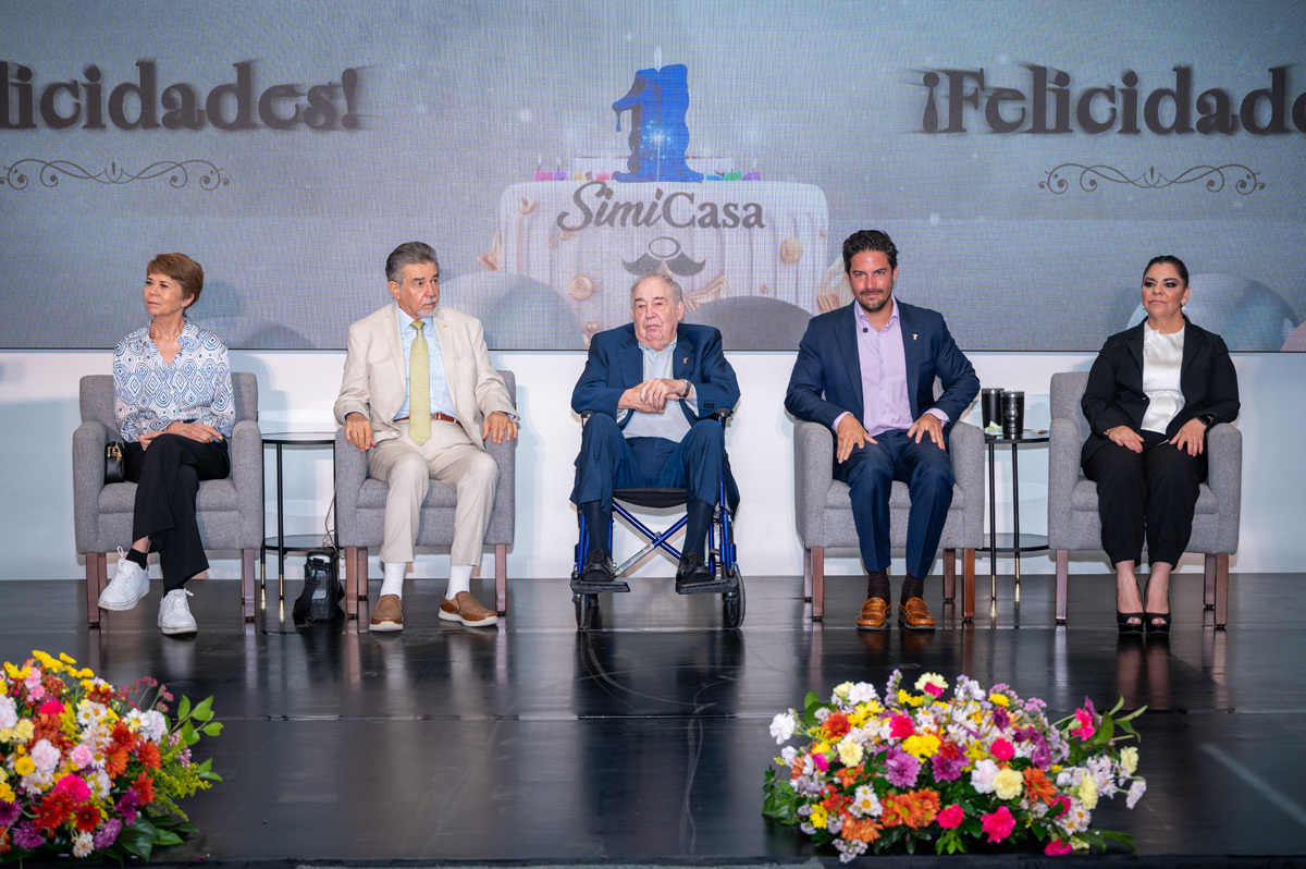 Beatriz Pages, Jorge Ortiz de Pinedo, Víctor González, Víctor González y Astrid García.