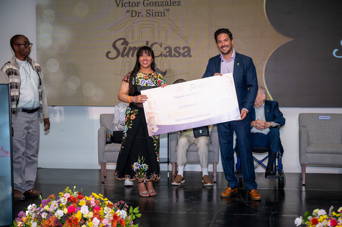 Entrega de donativo.