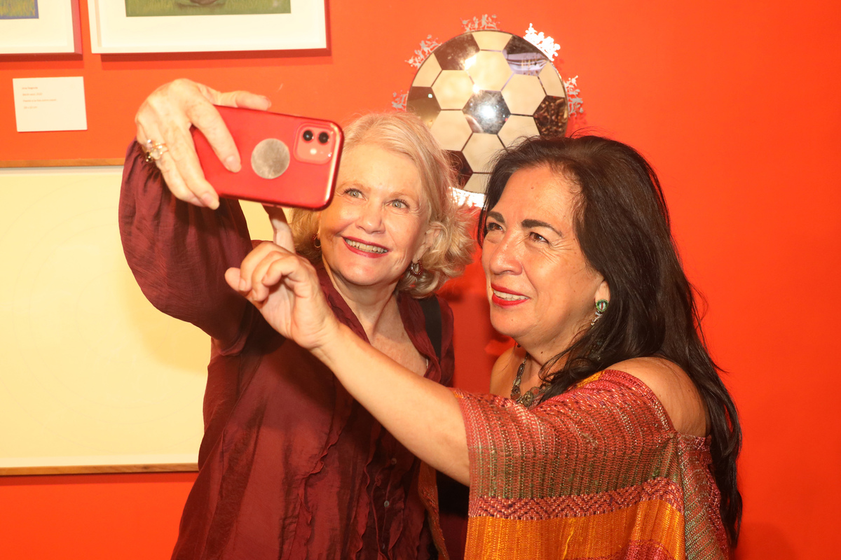 Claudia Walls y Betsabeé Romero.