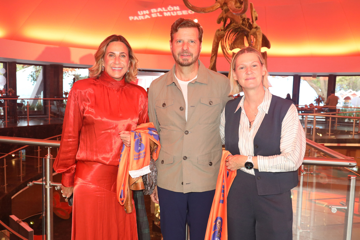 Erika Hojel, Santiago y Salome Casanueva.