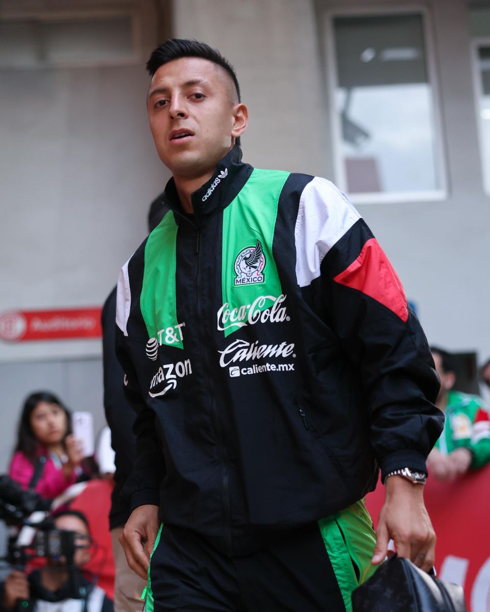 Jugadores de la Selección Mexicana y sus bolsos de lujo.
