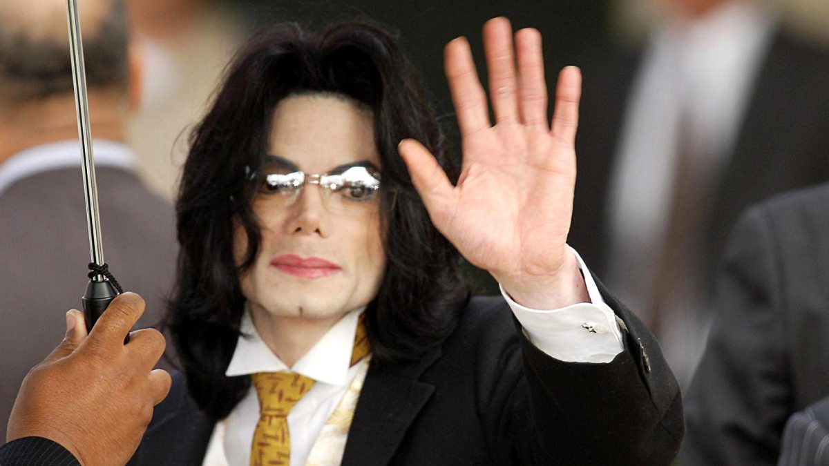 El arrepentimiento que el abogado de Michael Jackson ha confesado sobre una de las decisiones que tomó en juicio contra el cantante El arrepentimiento que el abogado de Michael Jackson ha confesado sobre una de las decisiones que tomó en juicio contra el cantante