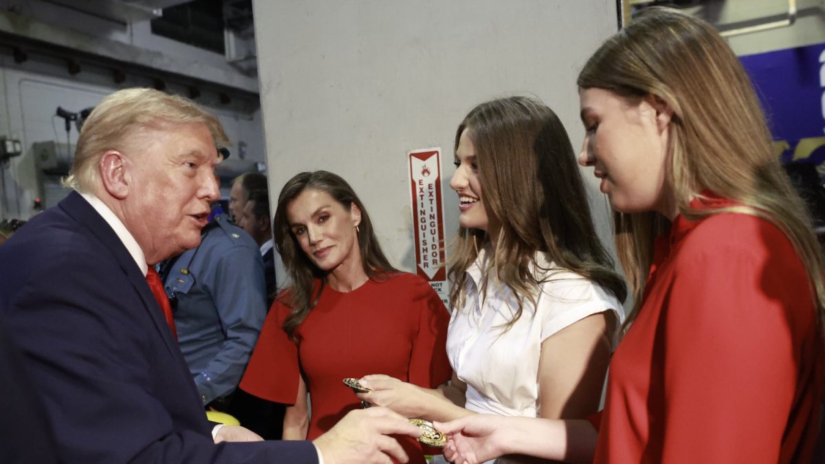 El análisis del apretón de manos entre Donald Trump y la reina Letizia durante la final del Mundial 2026 El análisis del apretón de manos entre Donald Trump y la reina Letizia durante la final del Mundial 2026