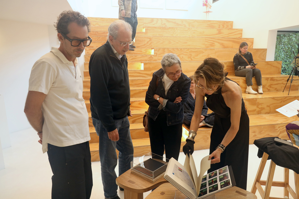 Julien Cuisset, Guillome y Sara Valdés y Fernanda Roel.