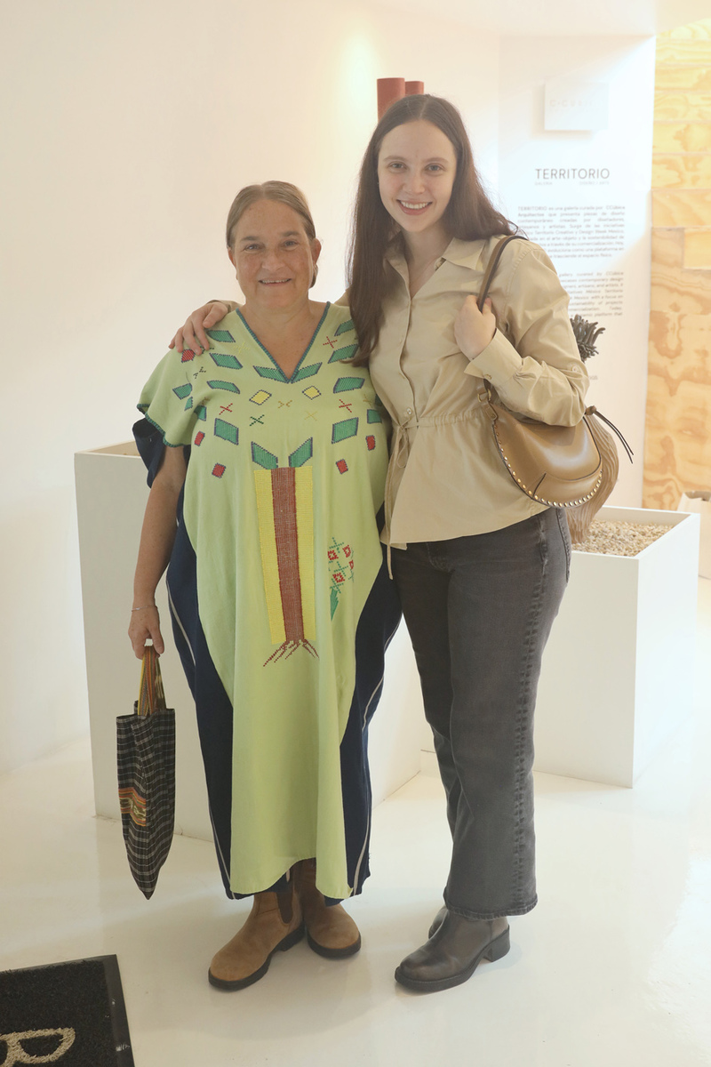 Andrea y Nicole Cesarman.