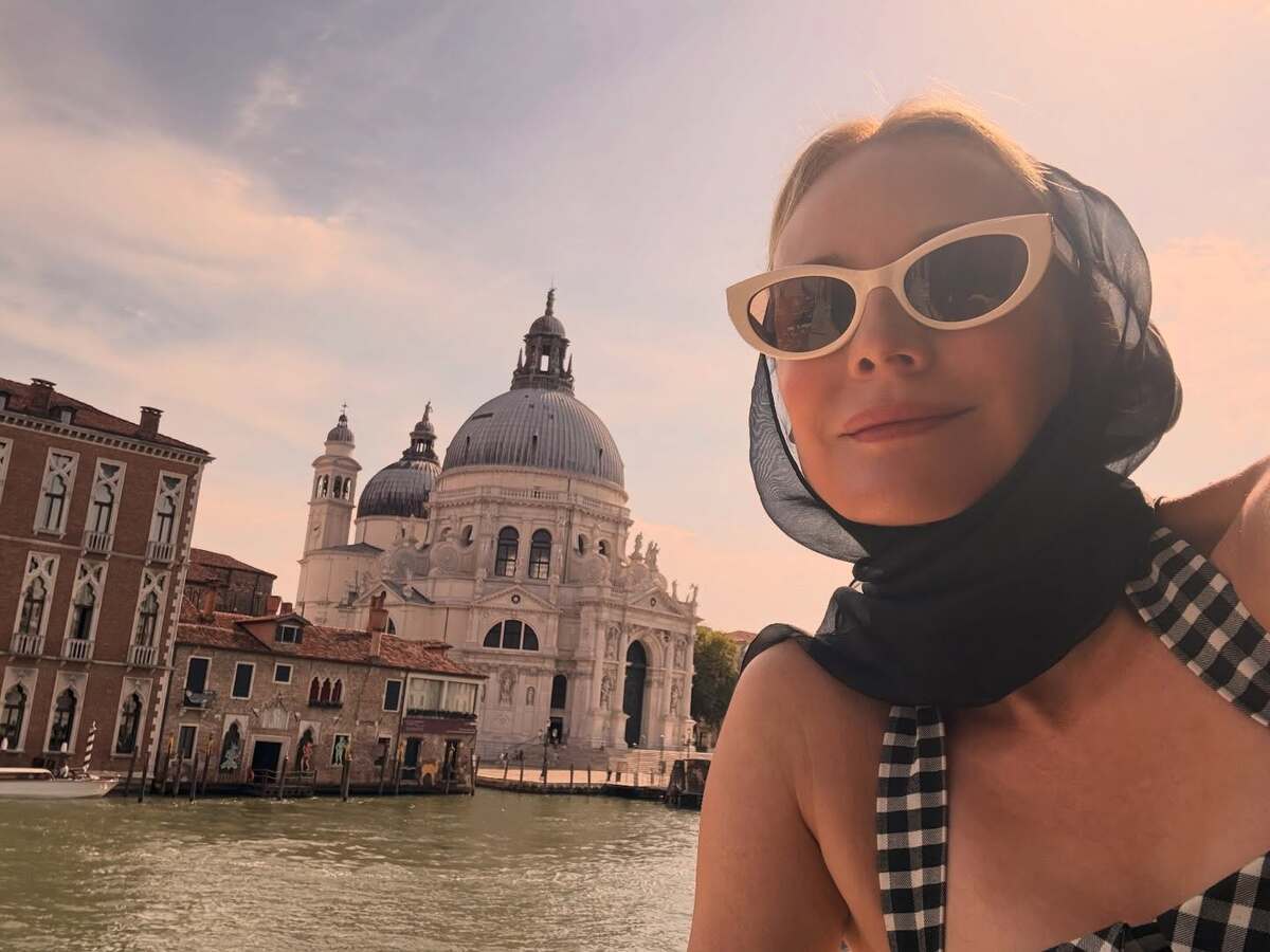 La actriz alemana recibió su cumpleaños número 50 en Venecia, una ciudad que enmarcó la celebración de esta nueva etapa de su vida.