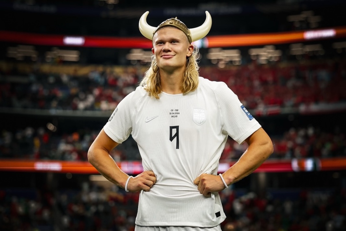 Erling Haaland recibió muestras de cariño por parte de los mexicanos, desde canciones al ritmo de banda hasta mensajes que reflejaron la conexión entre Noruega y México.